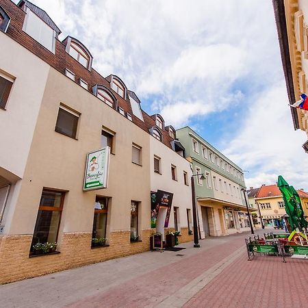 Hotel Penzion Atlas Liptovský Mikuláš Exterior foto