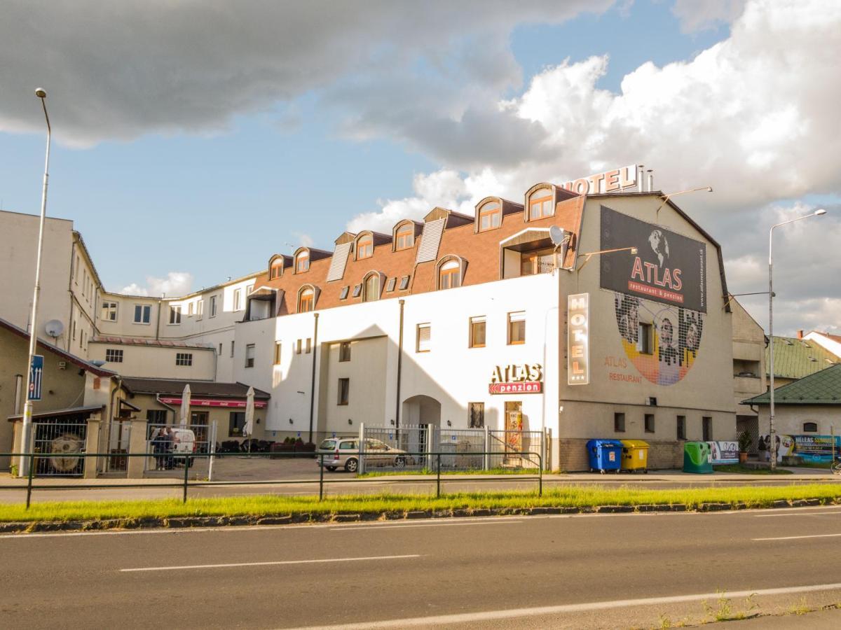 Hotel Penzion Atlas Liptovský Mikuláš Exterior foto